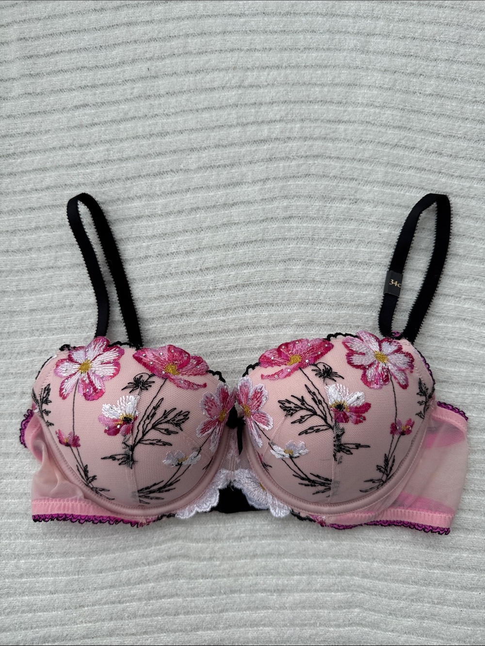 VICTORIA’S SECRET | NWT Dream Angels Demi Bra Embroidered Pink 34C
